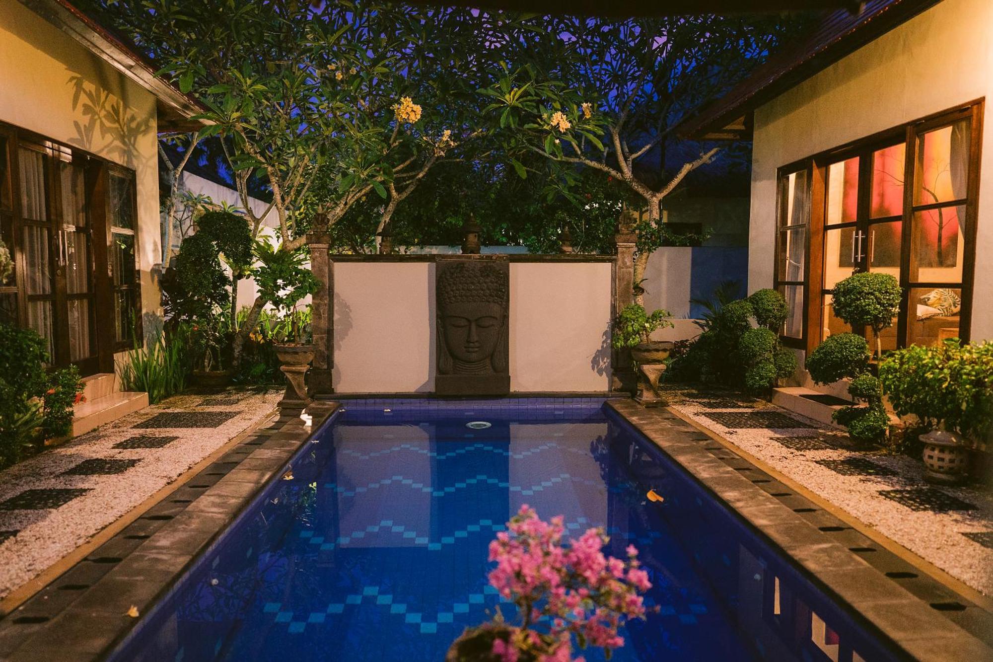 Medewi Bay Retreat Hotel Pulukan Exterior photo